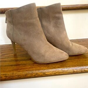 EXPRESS suede zip up heel booties
